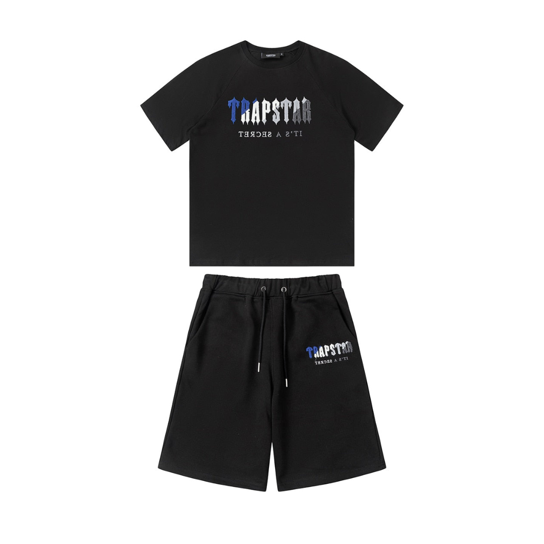 Trapstar Decoded Chenille Kurzset Herren Blau Schwarz Sommer Streetwear Outfit