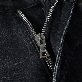 Amiri Logo Distressed Schwarze Jeans – Stylische Designer Denim für Herren