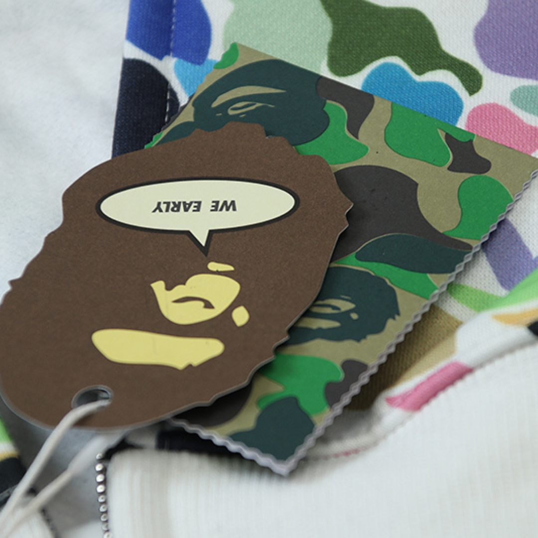 Exklusiver BAPE Streetwear Kapuzenpullover mit ikonischem Camo-Muster und weichem Komfort