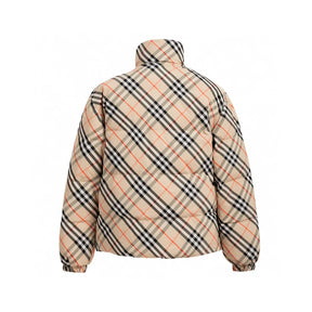 Luxuriöse Burberry Designer Jacke: Zeitloser Britischer Stil mit Hochwertiger Verarbeitung