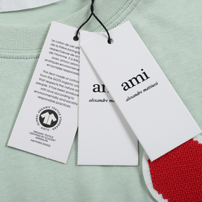 AMI Paris Baumwoll T-Shirt mit Herz-Logo, stilvoll, bequem für Freizeit