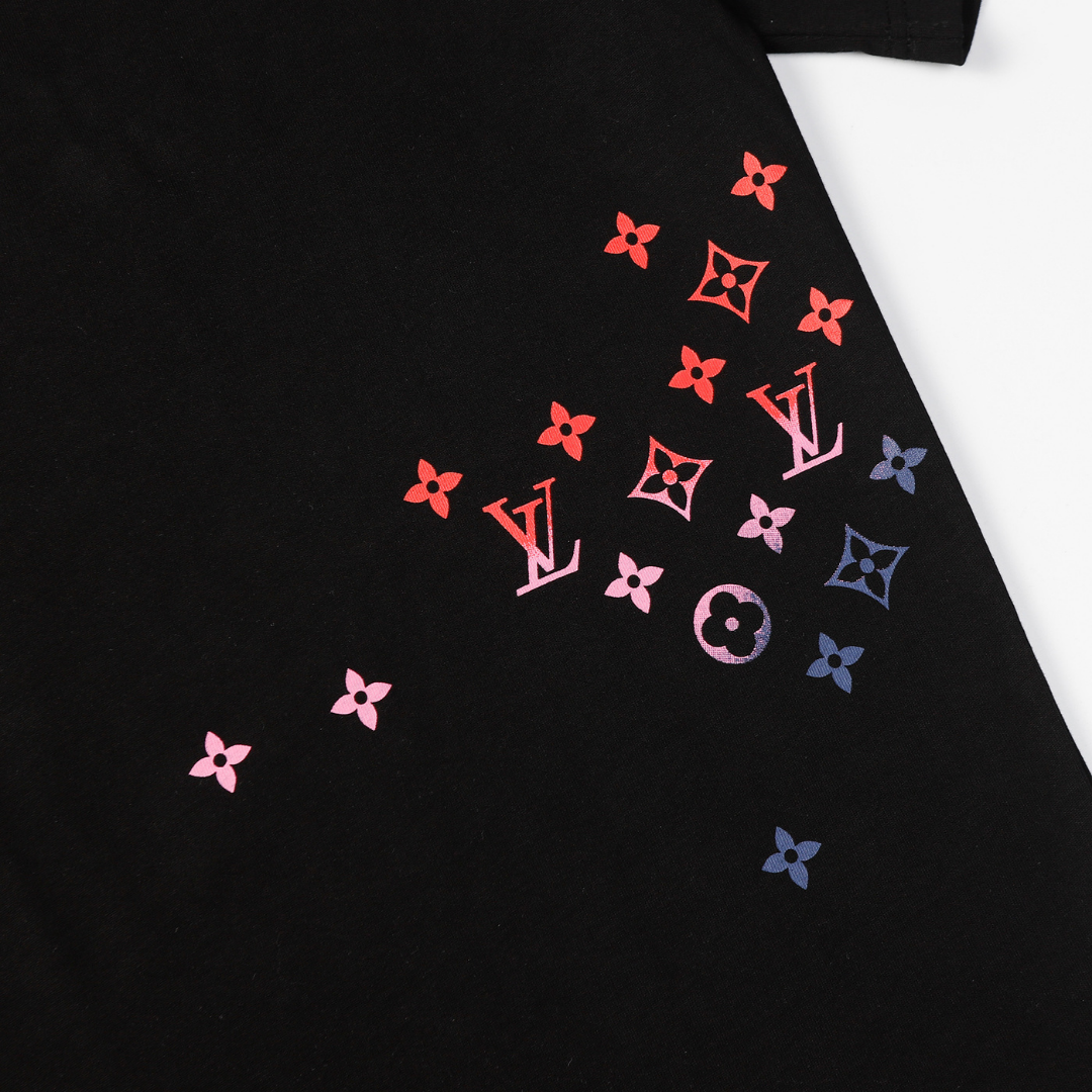Exklusives Louis Vuitton Baumwoll T-Shirt, ikonisches Monogramm, stilvoll, bequem, Kurzarm