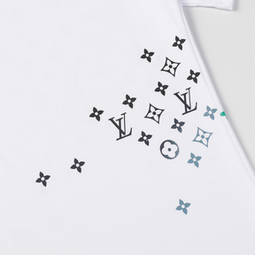 Luxuriöses Louis Vuitton Baumwoll T-Shirt mit ikonischem Monogramm Design
