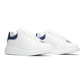Alexander McQueen Weiß-Blaue Oversized Sneaker – Stilvoller Luxus Freizeitschuh aus Leder