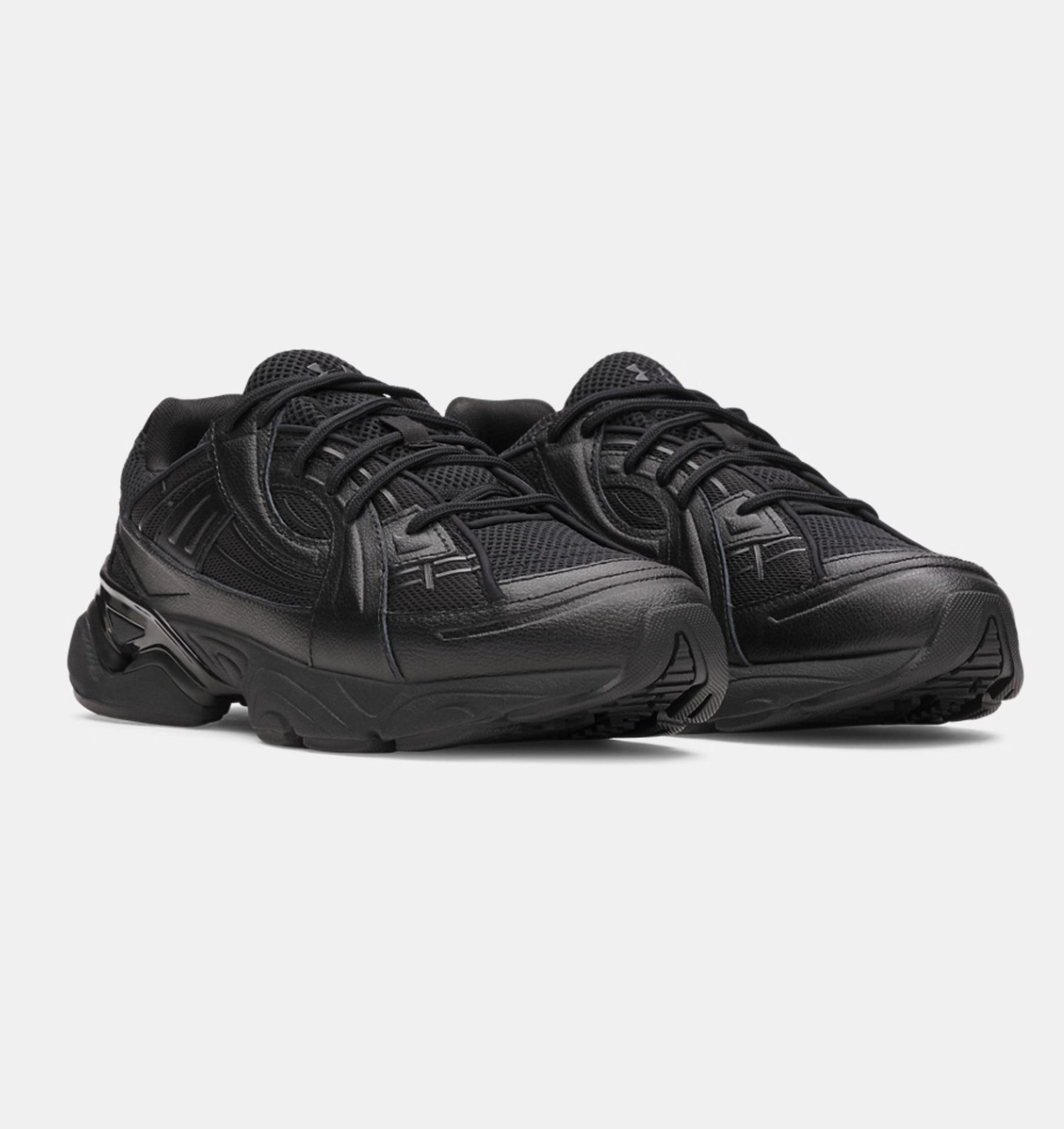 "UA" Sneaker