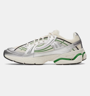 "UA" Sneaker