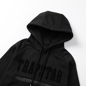 Trapstar Decoded 2.0 Kapuzen-Trainingsanzug Dreifach Schwarz – Stilvoller Streetwear Freizeitanzug