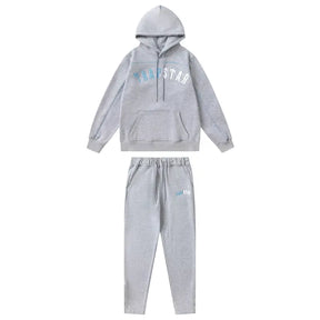 Trapstar Irongate Arch Ice Chenille Trainingsanzug Grau – Luxuriöser Freizeit-Zweiteiler Herren
