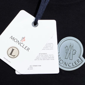 Moncler Luxuriöses T-Shirt Herren – Hochwertiges Baumwoll-Monogramm-Design für Stil