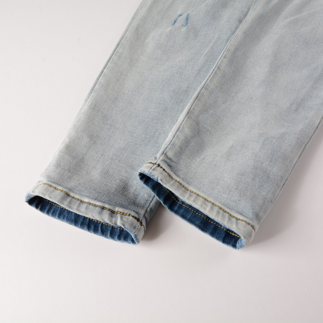 Amiri Logo Distressed Jeans Herren – Stylische Ripped Denim mit Markenlogo