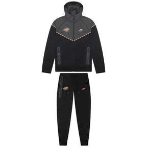 Syna Tech Schwarzer Trainingsanzug: Modern, Bequem, Stilvoll für Streetwear-Fans
