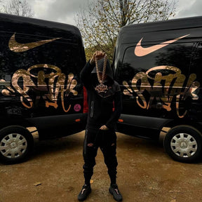 Syna Tech Schwarzer Trainingsanzug: Modern, Bequem, Stilvoll für Streetwear-Fans