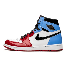Air Jordan 1 Retro High 'Fearless' Glänzender Patentleder Sneaker UNC Chicago Farben