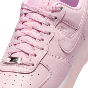 Nike Air Force 1 Low Drake NOCTA Pink Foam Leder-Sneaker – Liebevolle Herz-Details
